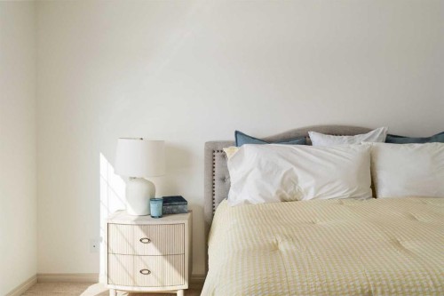 44 Cougar Ridge Green, Calgary, AB - Indoor Photo Showing Bedroom