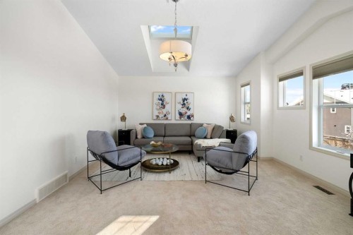 44 Cougar Ridge Green, Calgary, AB - Indoor Photo Showing Living Room