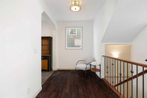 44 Cougar Ridge Green, Calgary, AB - Indoor Photo Showing Other Room