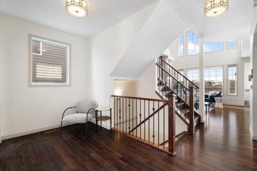 44 Cougar Ridge Green, Calgary, AB - Indoor Photo Showing Other Room