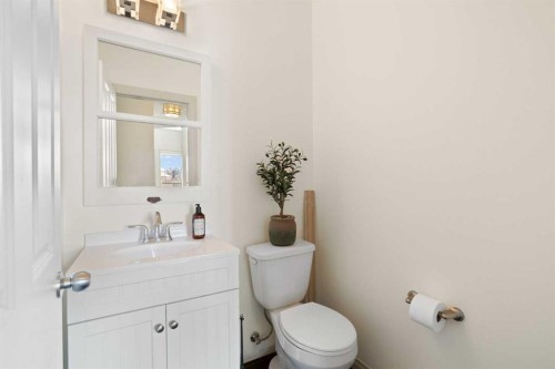 44 Cougar Ridge Green, Calgary, AB - Indoor Photo Showing Bathroom