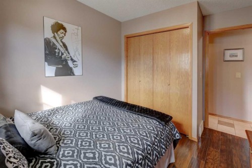 19 Everglade Drive Se, Airdrie, AB - Indoor Photo Showing Bedroom