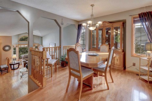 19 Everglade Drive Se, Airdrie, AB - Indoor Photo Showing Dining Room