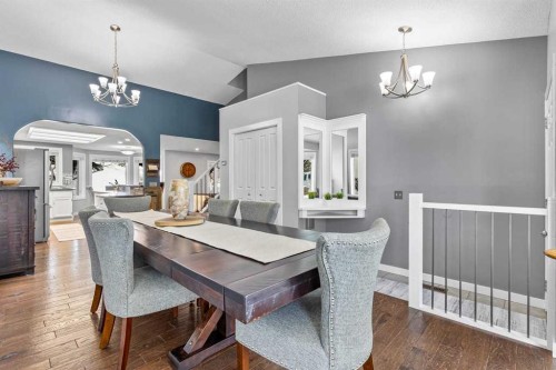 9759 Sanderling Way Nw, Calgary, AB - Indoor Photo Showing Dining Room