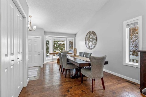 9759 Sanderling Way Nw, Calgary, AB - Indoor Photo Showing Dining Room