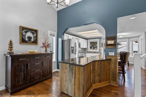 9759 Sanderling Way Nw, Calgary, AB - Indoor Photo Showing Kitchen