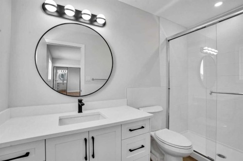 248 Madeira Place Ne, Calgary, AB - Indoor Photo Showing Bathroom