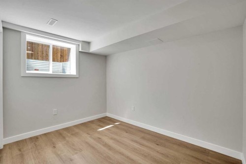 248 Madeira Place Ne, Calgary, AB - Indoor Photo Showing Other Room