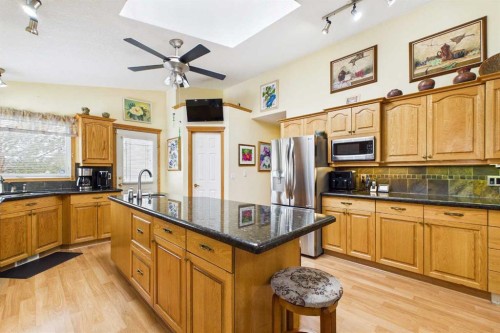 535 Cimarron Point, Okotoks, AB - Indoor Photo Showing Kitchen
