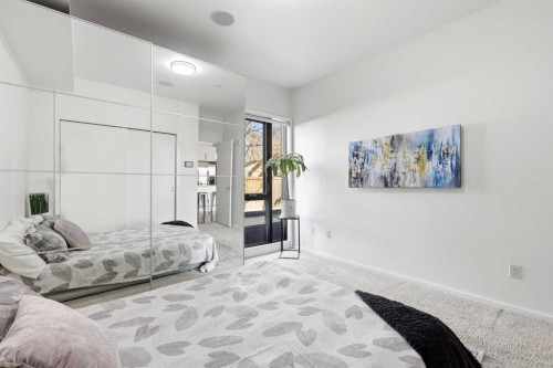 105-414 Meredith Road Ne, Calgary, AB - Indoor Photo Showing Bedroom