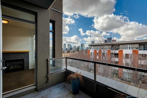 425-910 Centre Avenue Ne, Calgary, AB - Outdoor With Balcony With Exterior