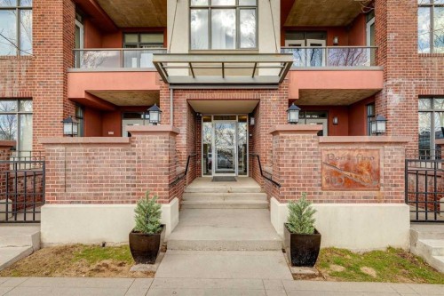 425-910 Centre Avenue Ne, Calgary, AB - Outdoor With Balcony With Exterior