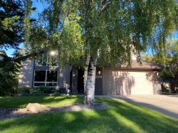 3370 Oakwood Drive SW Calgary, AB T2V 4K6