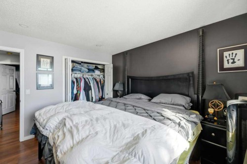 228 Castleridge Drive Ne, Calgary, AB - Indoor Photo Showing Bedroom