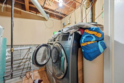 228 Castleridge Drive Ne, Calgary, AB - Indoor Photo Showing Laundry Room