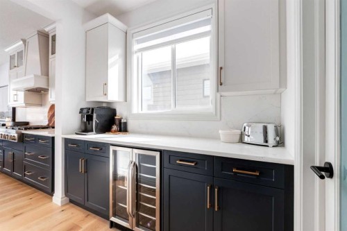 34 Rowmont Grove Nw, Calgary, AB - Indoor Photo Showing Kitchen With Upgraded Kitchen