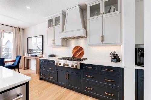 34 Rowmont Grove Nw, Calgary, AB - Indoor Photo Showing Kitchen With Upgraded Kitchen