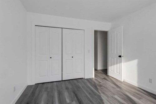 32 Midland Place Se, Calgary, AB - Indoor