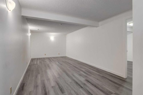 32 Midland Place Se, Calgary, AB - Indoor Photo Showing Other Room