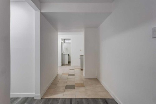 32 Midland Place Se, Calgary, AB - Indoor Photo Showing Other Room
