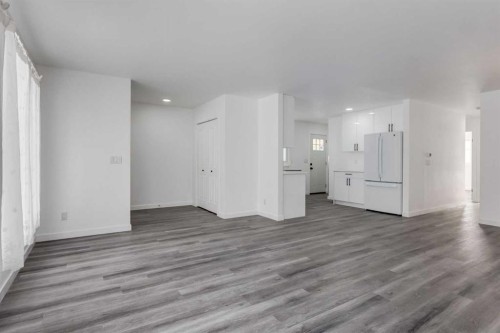 32 Midland Place Se, Calgary, AB - Indoor Photo Showing Other Room
