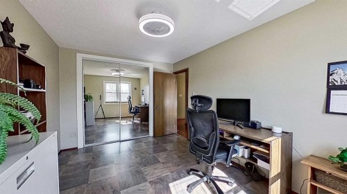 5801/5803 Dalgleish Road Nw, Calgary, AB - Indoor Photo Showing Office