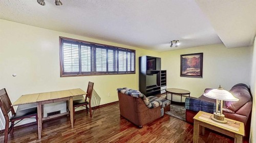 5801/5803 Dalgleish Road Nw, Calgary, AB - Indoor