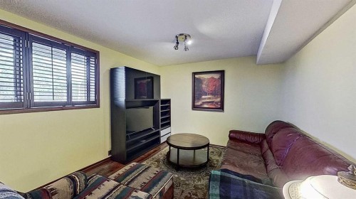 5801/5803 Dalgleish Road Nw, Calgary, AB - Indoor