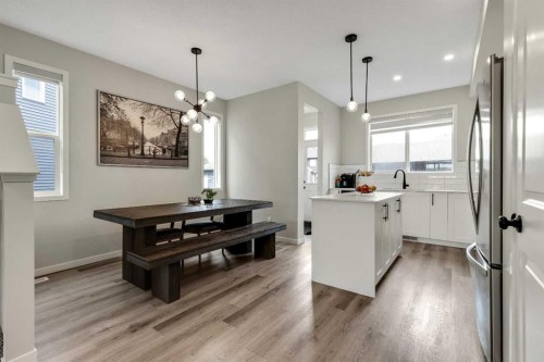 46 Creekstone Path Sw, Calgary, AB - Indoor Photo Showing Kitchen