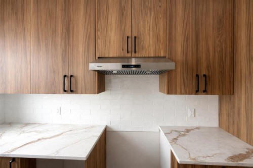 852 Dawson Point, Chestermere, AB - Indoor Photo Showing Kitchen