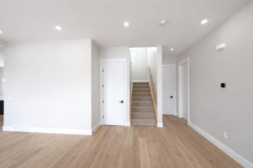 852 Dawson Point, Chestermere, AB - Indoor Photo Showing Other Room