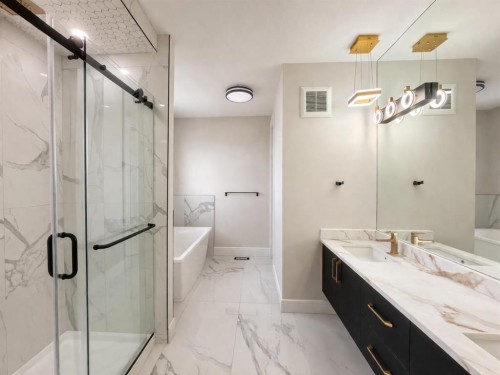 852 Dawson Point, Chestermere, AB - Indoor Photo Showing Bathroom