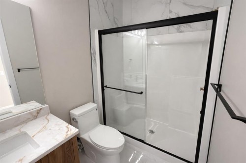 852 Dawson Point, Chestermere, AB - Indoor Photo Showing Bathroom