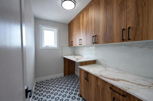 852 Dawson Point, Chestermere, AB - Indoor Photo Showing Kitchen