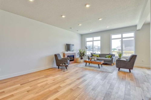8320 Mayday Link Sw, Edmonton, AB - Indoor Photo Showing Living Room