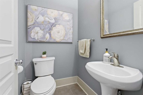 54 Wentworth Common Sw, Calgary, AB - Indoor Photo Showing Bathroom