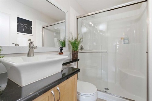 54 Wentworth Common Sw, Calgary, AB - Indoor Photo Showing Bathroom