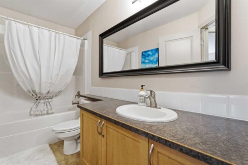 54 Wentworth Common Sw, Calgary, AB - Indoor Photo Showing Bathroom