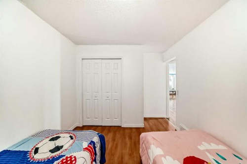3803 49 Street Ne, Calgary, AB - Indoor Photo Showing Bedroom