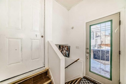 3803 49 Street Ne, Calgary, AB - Indoor Photo Showing Other Room