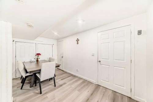 3803 49 Street Ne, Calgary, AB - Indoor