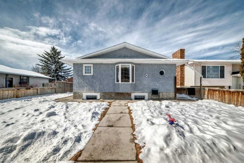 3803 49 Street Ne, Calgary, AB - Outdoor