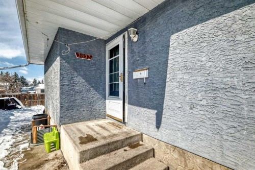 3803 49 Street Ne, Calgary, AB - Outdoor