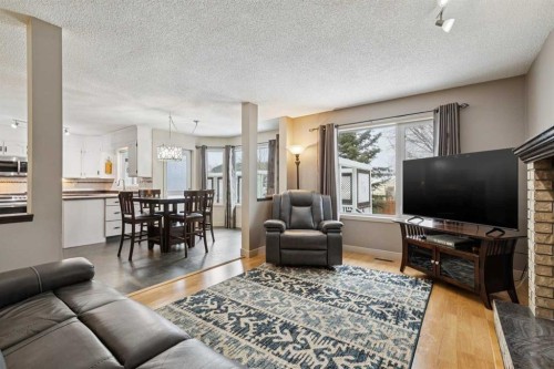 168 Erin Meadow Close Se, Calgary, AB - Indoor Photo Showing Living Room