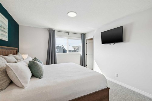 69 Lavender Road Se, Calgary, AB - Indoor Photo Showing Bedroom