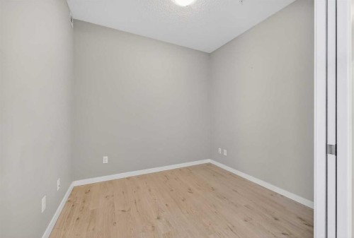 407-122 Mahogany Centre Se, Calgary, AB - Indoor Photo Showing Other Room