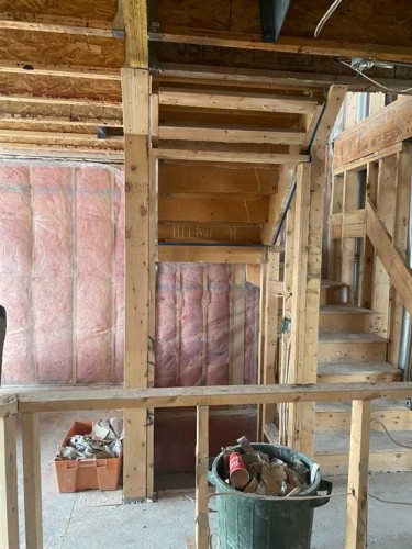 78 Saddlecrest Place Ne, Calgary, AB - Indoor Photo Showing Other Room