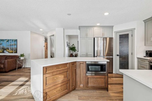 179 Mt Copper Park Se, Calgary, AB - Indoor Photo Showing Kitchen