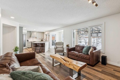 179 Mt Copper Park Se, Calgary, AB - Indoor Photo Showing Living Room