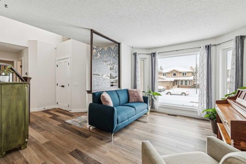 179 Mt Copper Park Se, Calgary, AB - Indoor Photo Showing Living Room